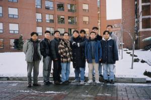 Jan. 2002 - 신소재 건물 뒤 점심 먹으러 가기전에...(토요일 랩미팅 끝난 직후인 것 같다..) 이미지