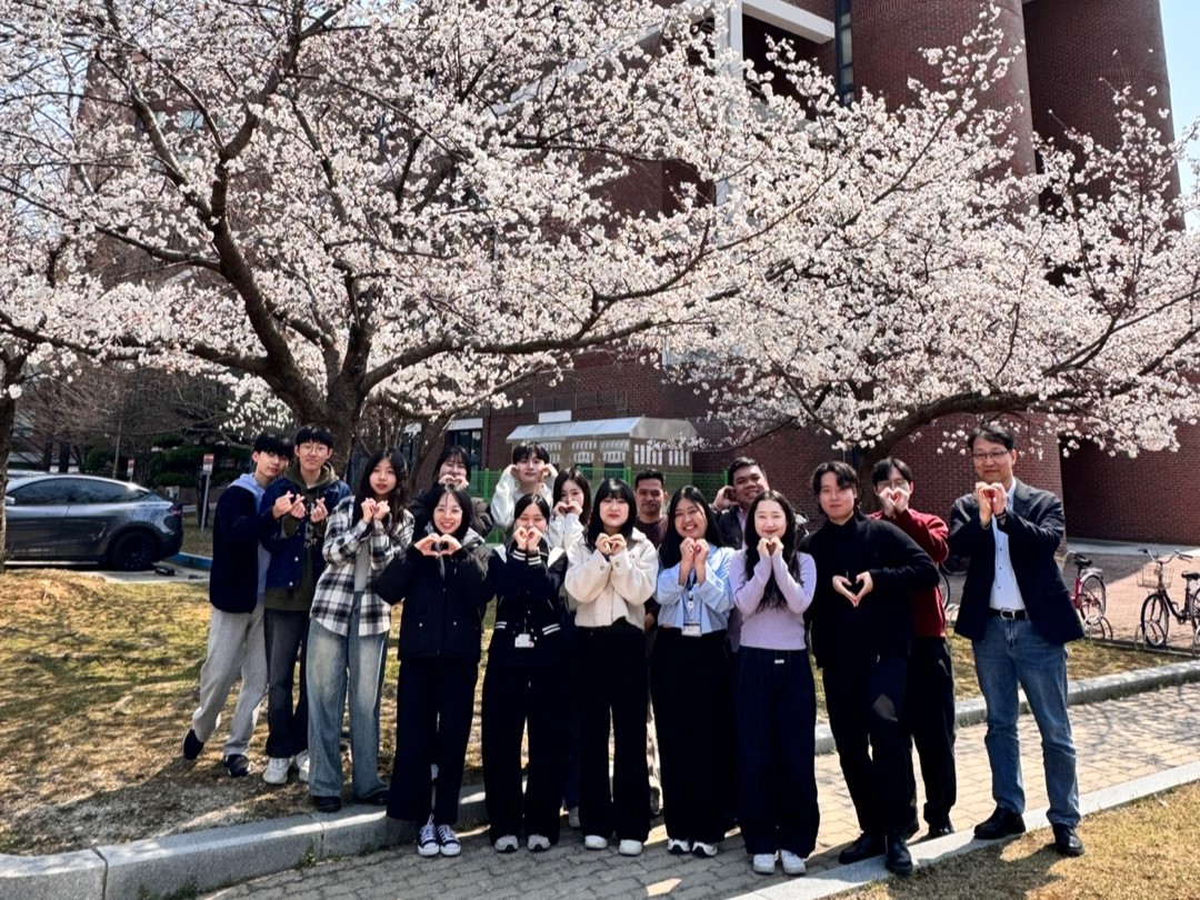 과학고 학생들과 함께한 봄날의 한 컷 이미지